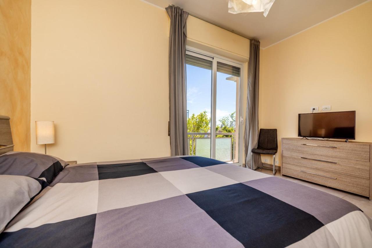 Casa Matilde - Appartamento Vista Mare - Con Posto Auto Finale Ligure Exterior foto
