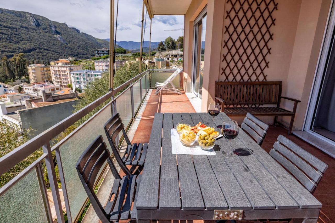 Casa Matilde - Appartamento Vista Mare - Con Posto Auto Finale Ligure Exterior foto
